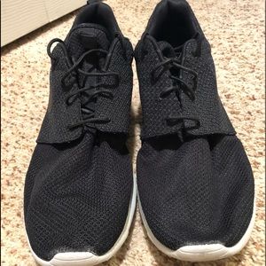 Men’s Nike Roshe Run One shoes black on black